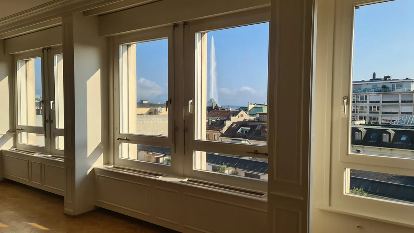Appartamento straordinario di 8 stanze con vista sulla fontana - Foto 2 di 9