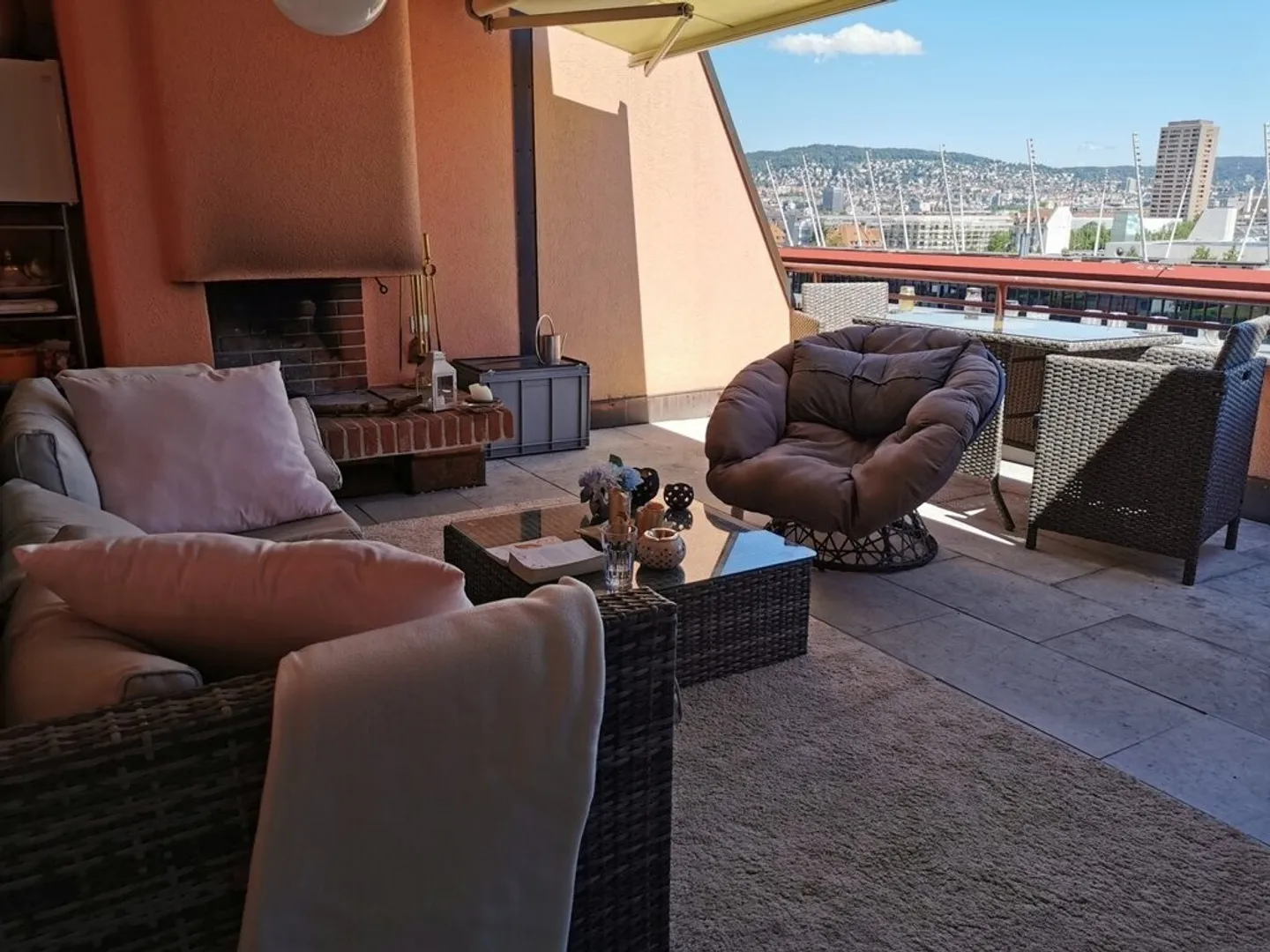 Living with evening sun and beautiful view - Photo 4 of 8