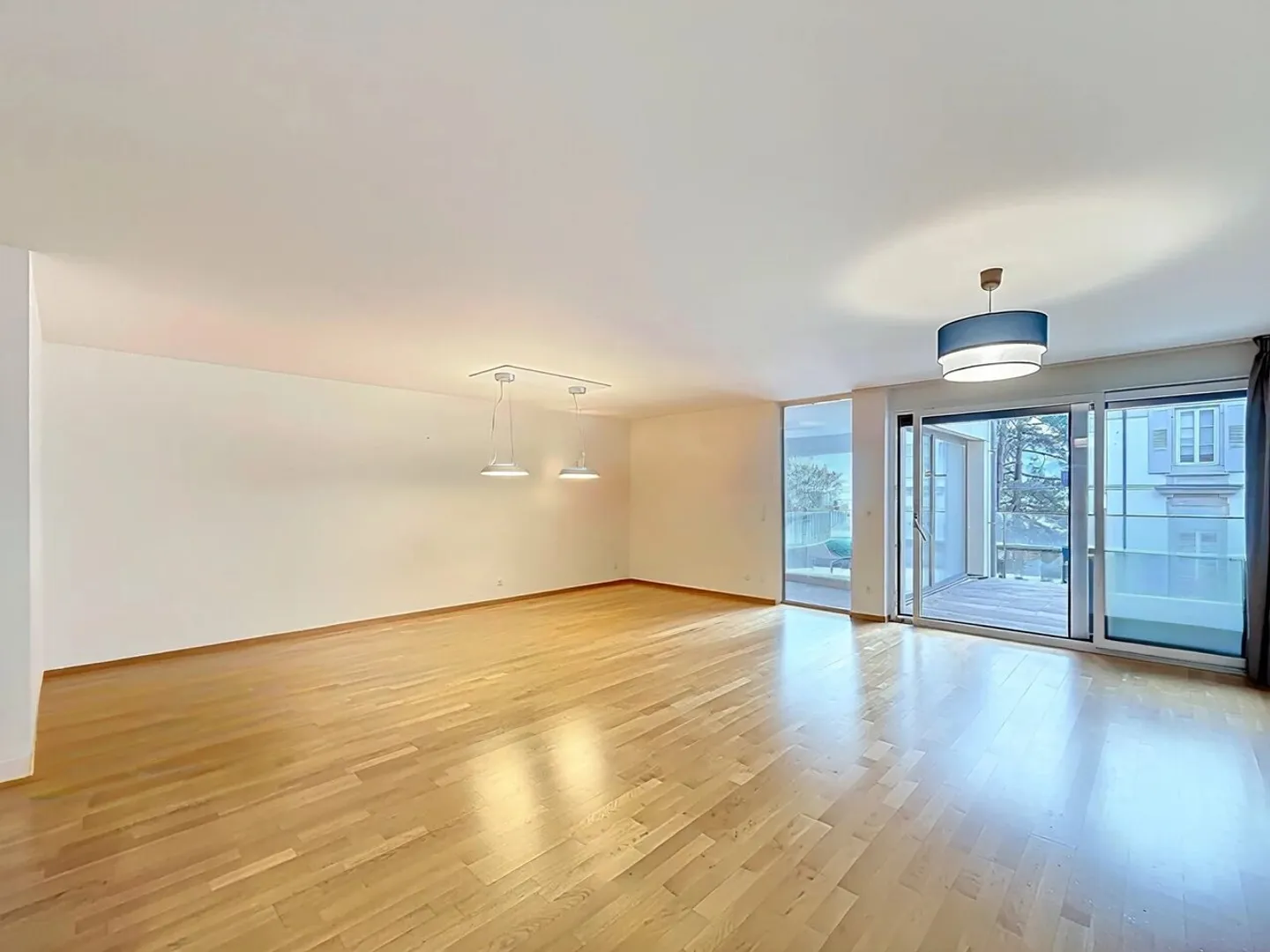 Appartement Charmant avec Vue sur le Lac - Photo 8 sur 12