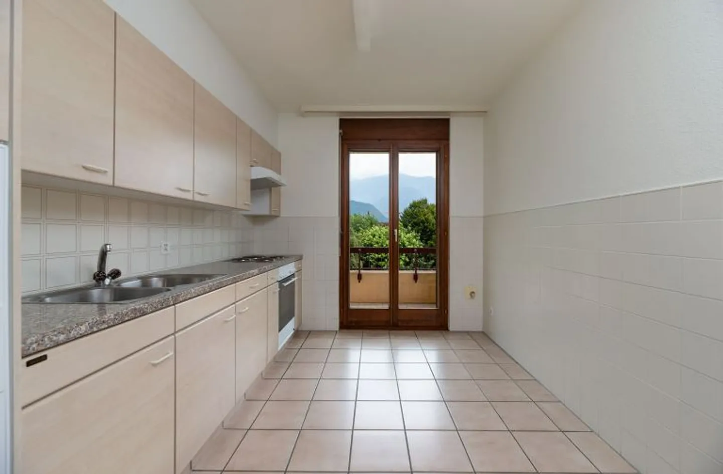 Appartamento spazioso in posizione centrale - Foto 3 di 7