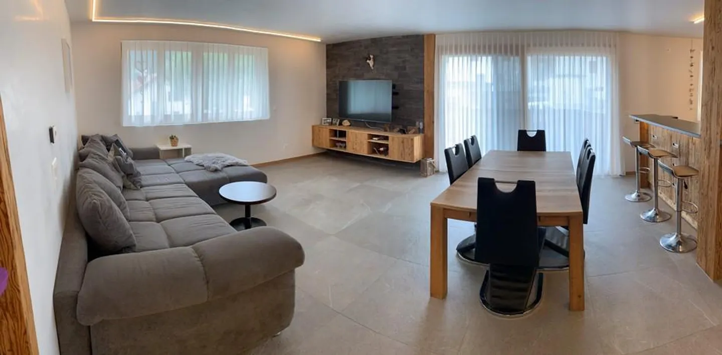 Exclusive 5.5-room apartment in Sent. Living with mountain panorama. - Photo 2 of 9