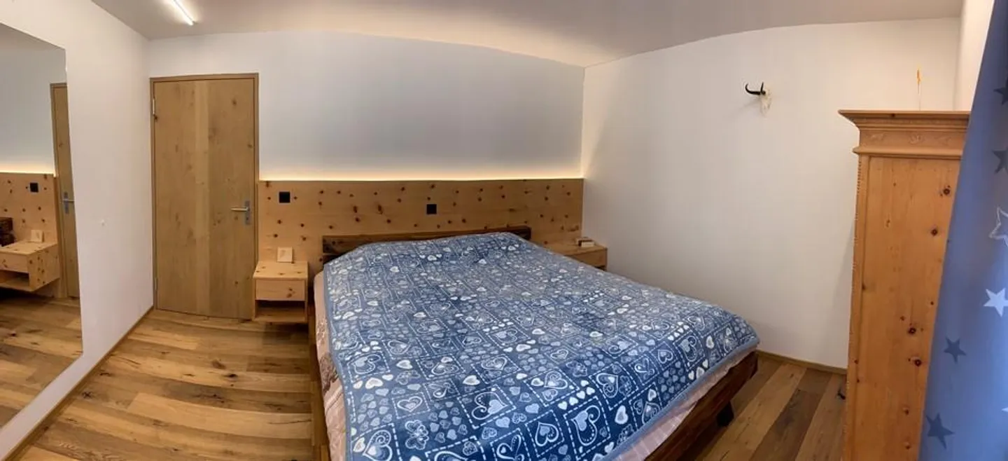 Exclusive 5.5-room apartment in Sent. Living with mountain panorama. - Photo 8 of 9