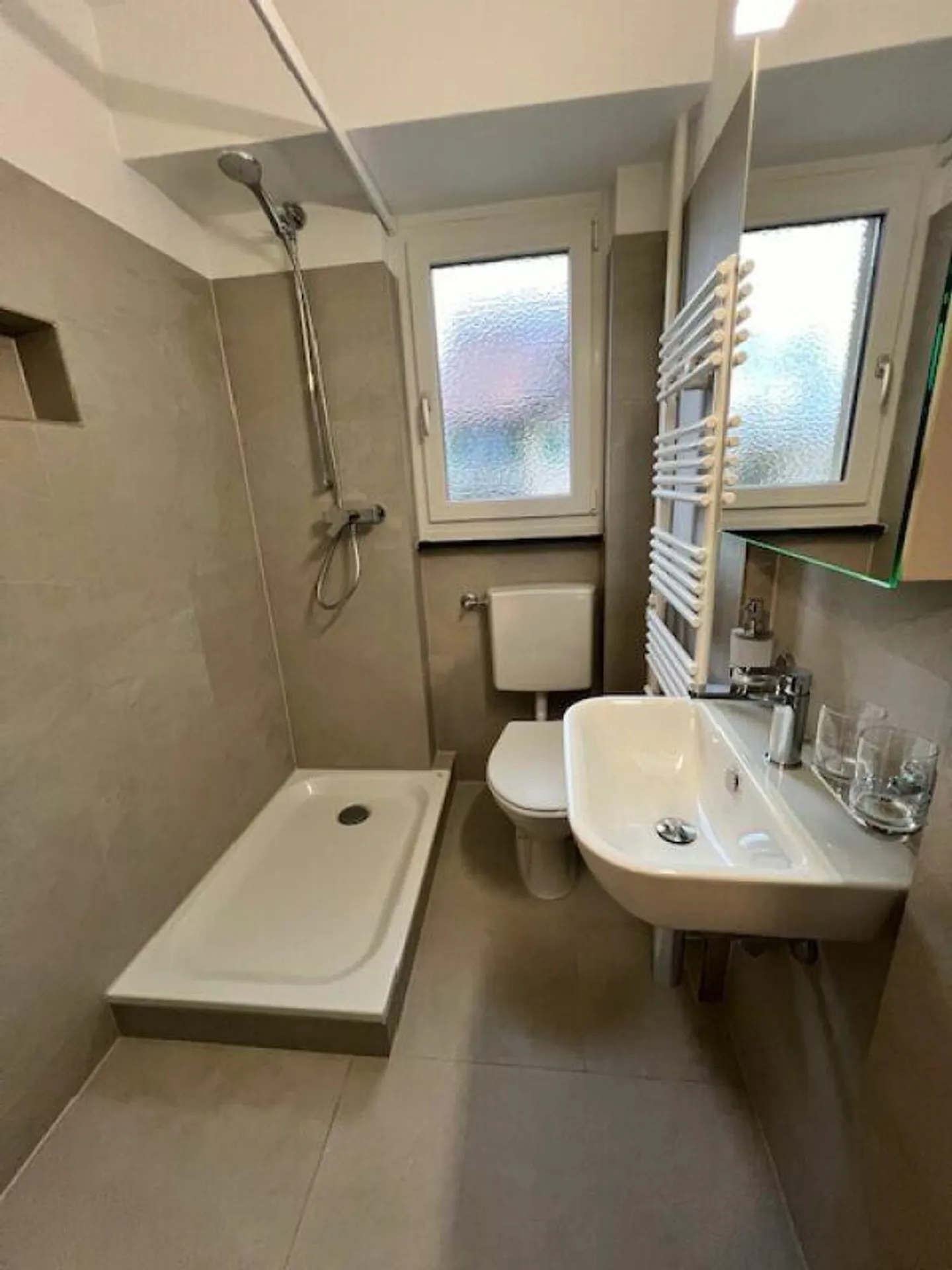 Modern, renovated 3-room apartment with beautiful balcony - Photo 2 of 15
