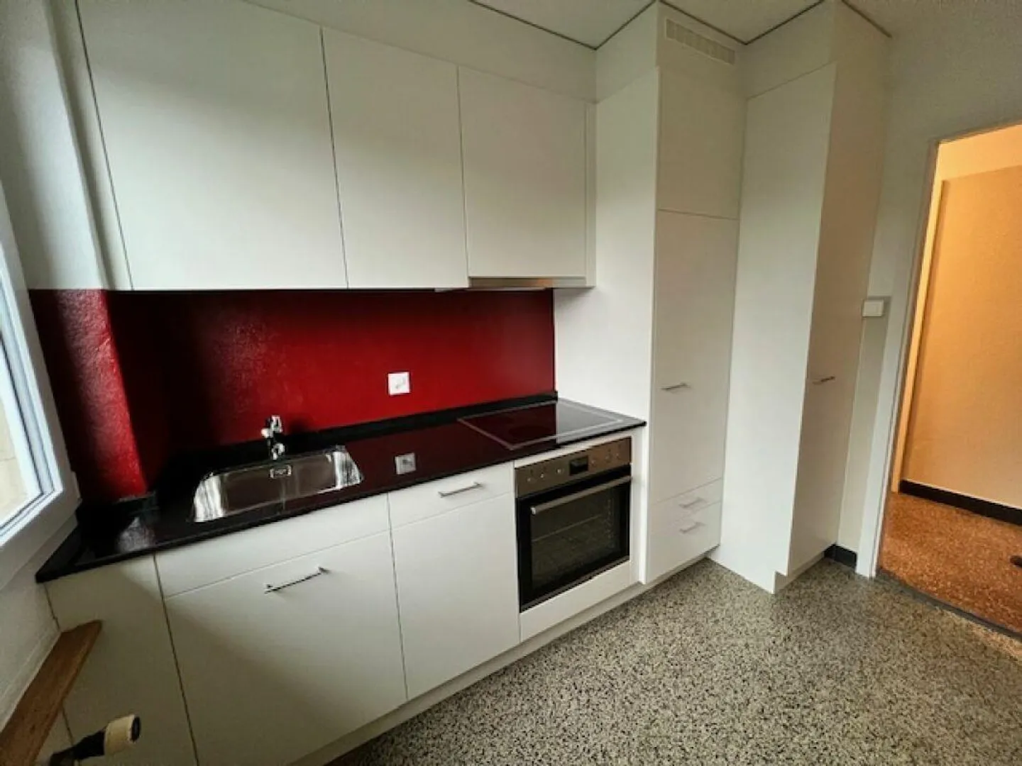 Modern, renovated 3-room apartment with beautiful balcony - Photo 4 of 15