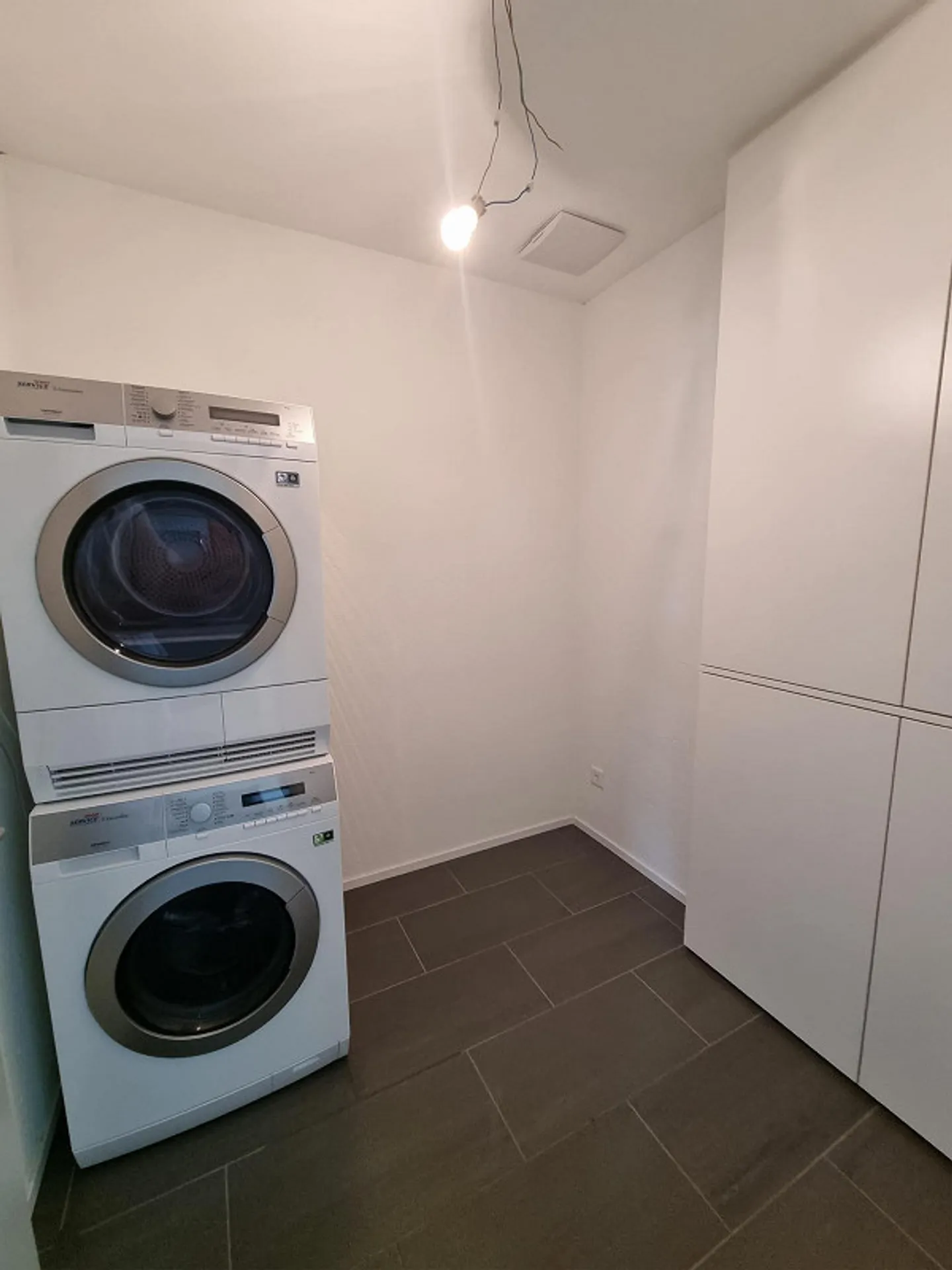 Sunny and bright 4 ½ ground floor apartment in Schöftland - Photo 9 of 10