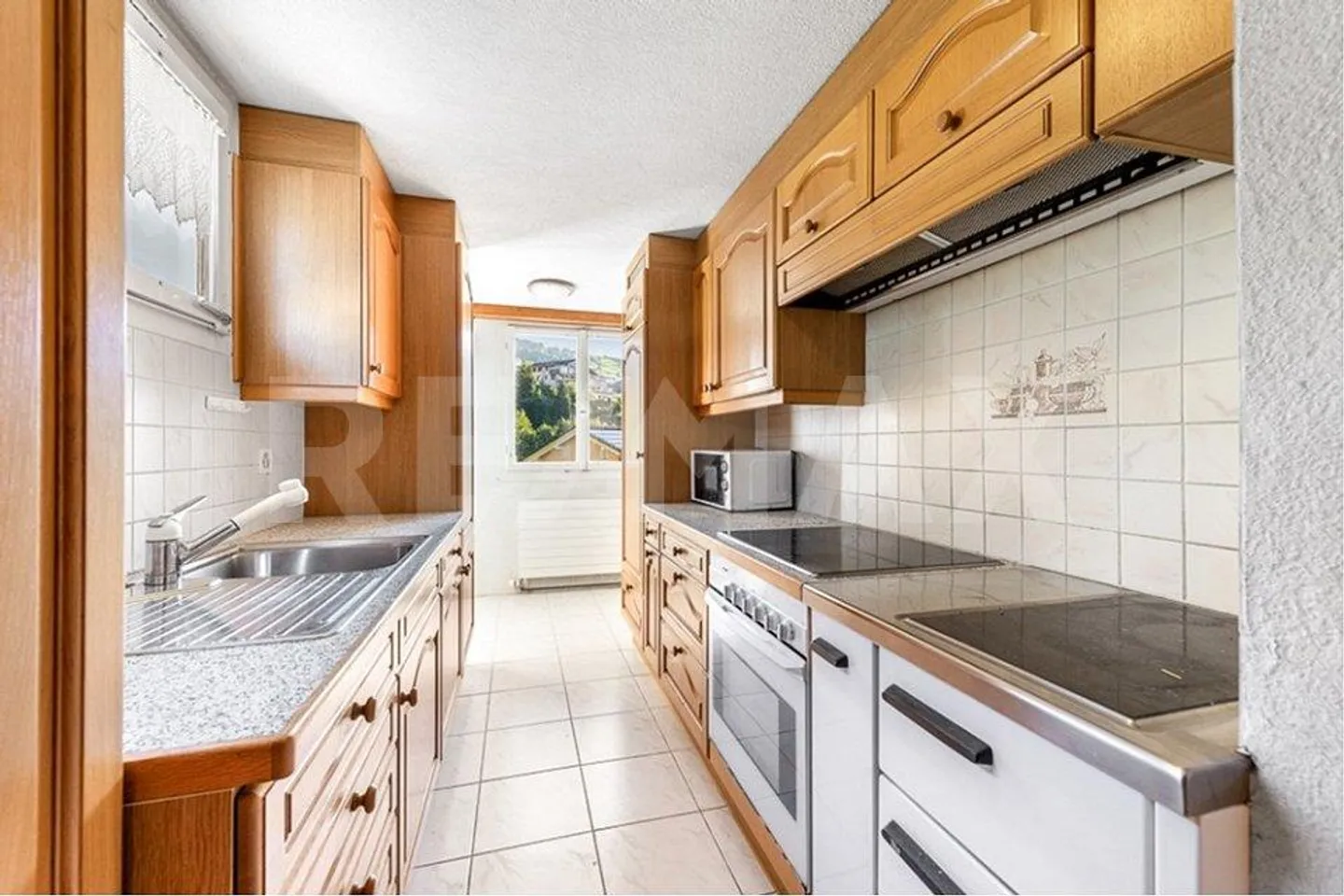 Casa unifamiliare in una bella zona residenziale - Foto 5 di 13