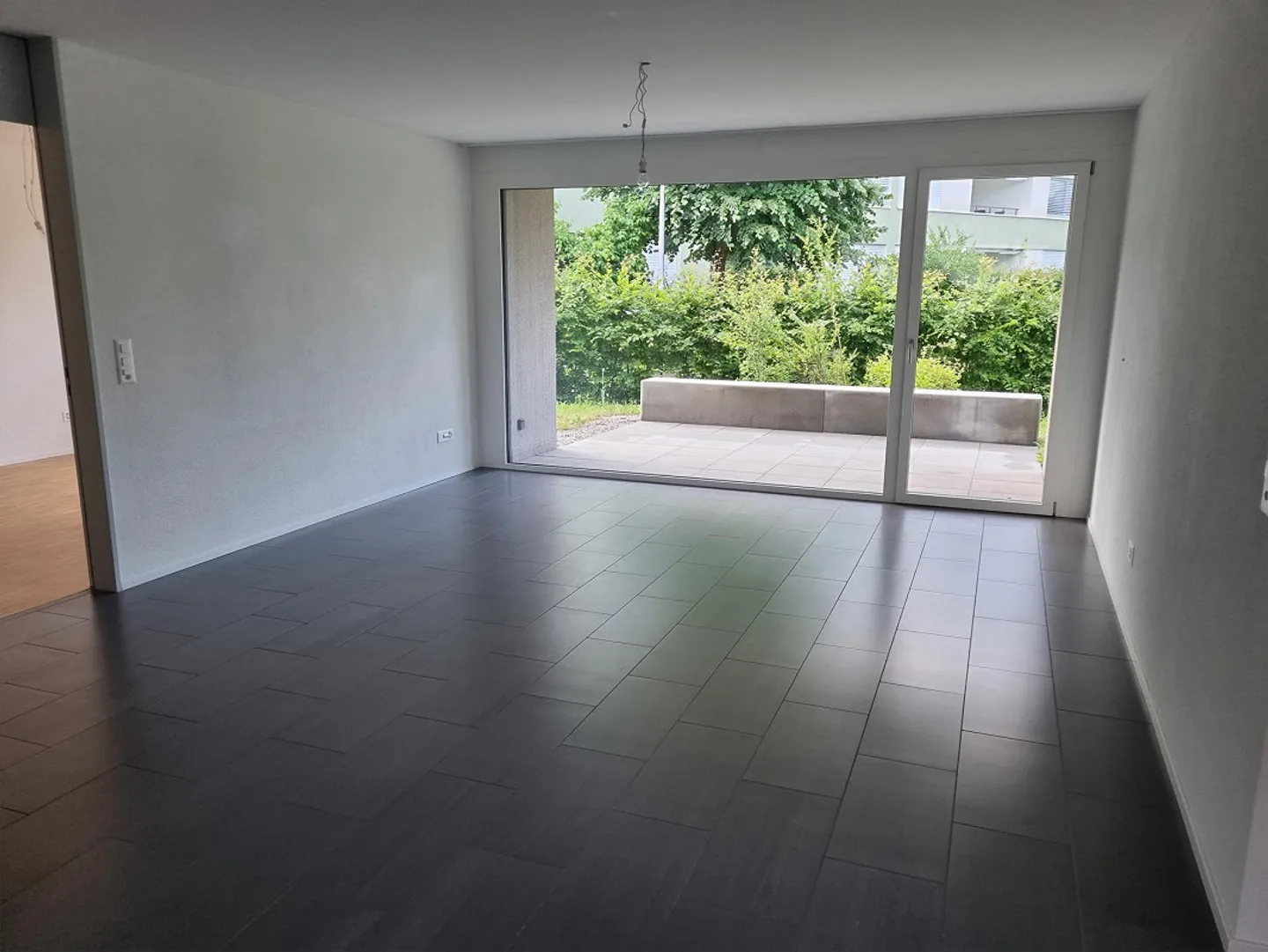 Sunny and bright 4 ½ ground floor apartment in Schöftland - Photo 1 of 10