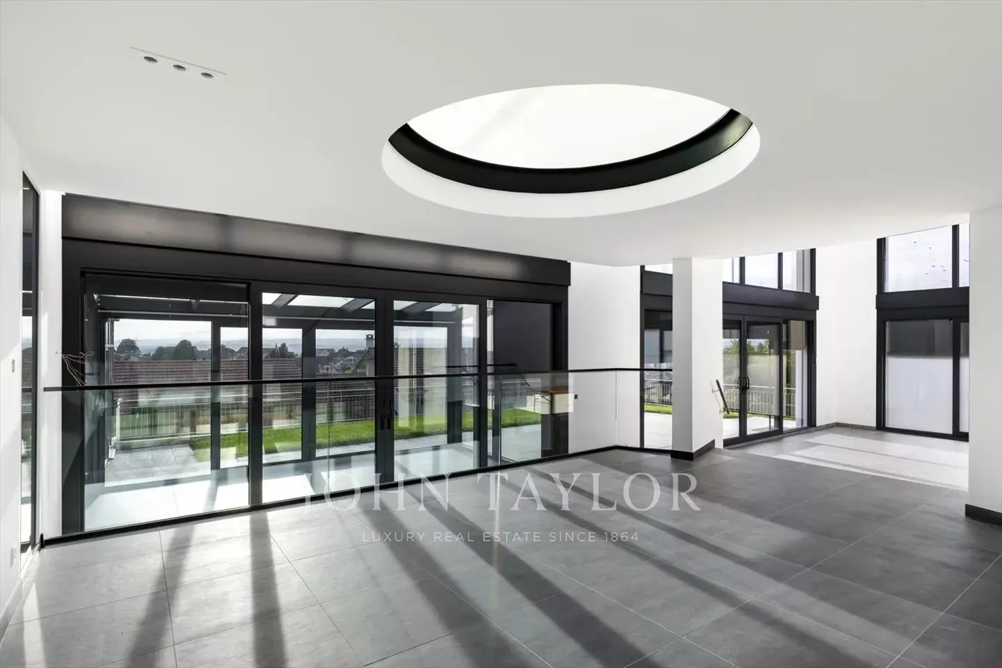 8.5-room house - Photo 4 of 10