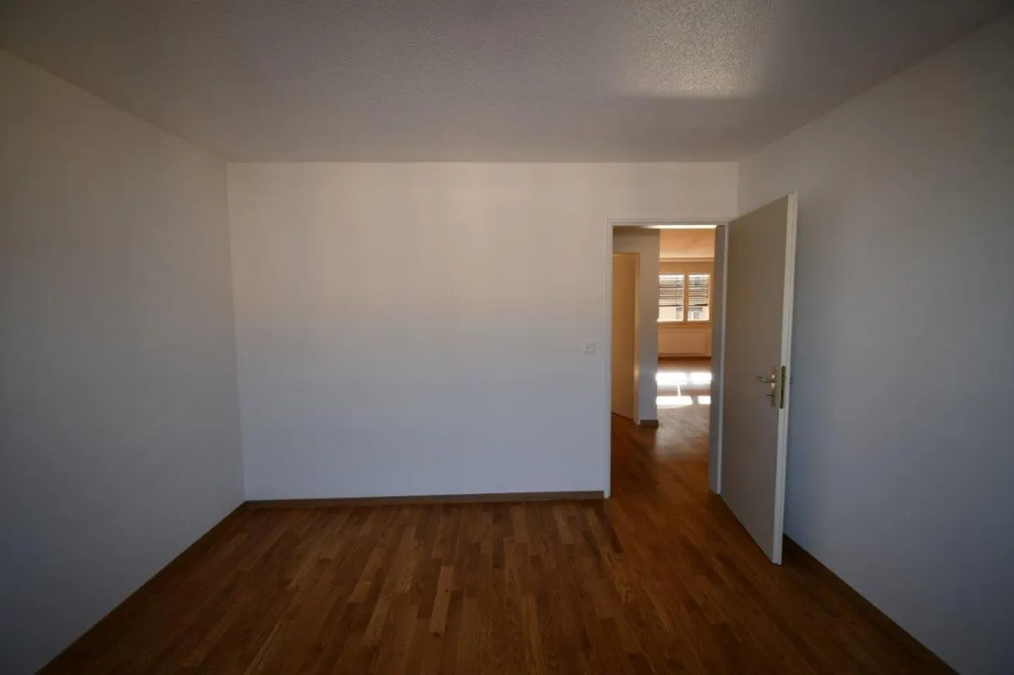 Appartements rénovés de 3,5 pièces dans un emplacement recherché à louer - Photo 2 sur 17