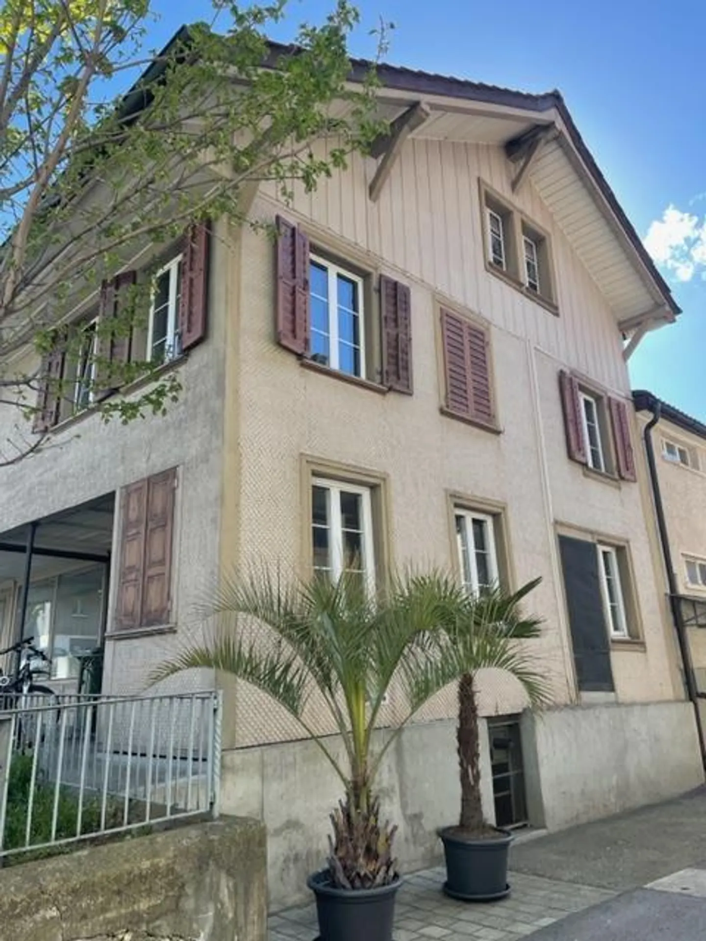 Maison multifamiliale - Photo 2 sur 2