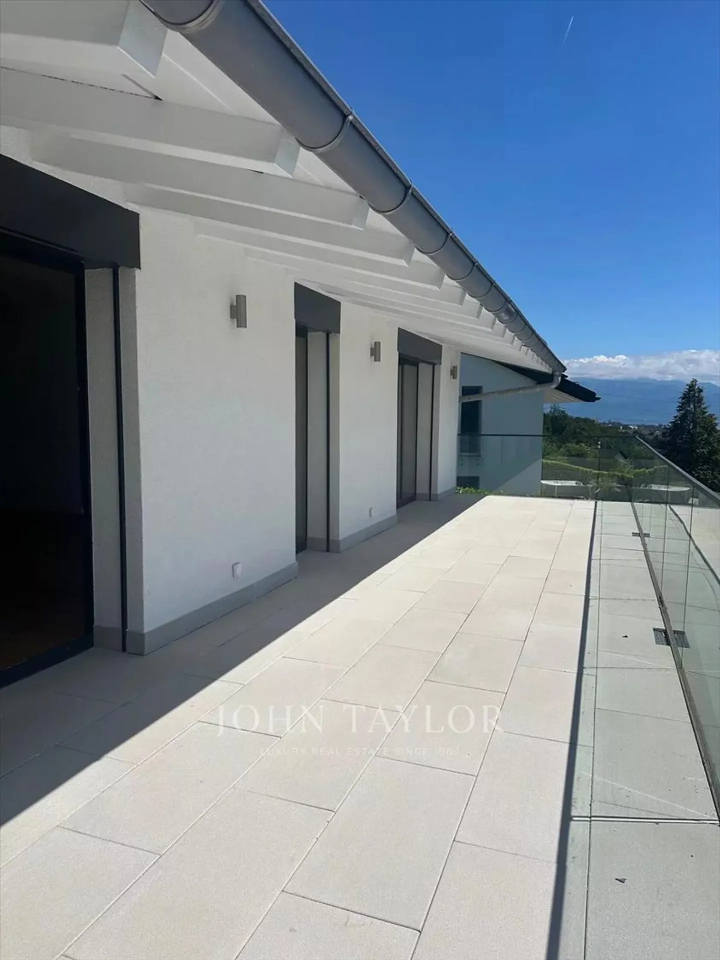 8.5-room house - Photo 8 of 10