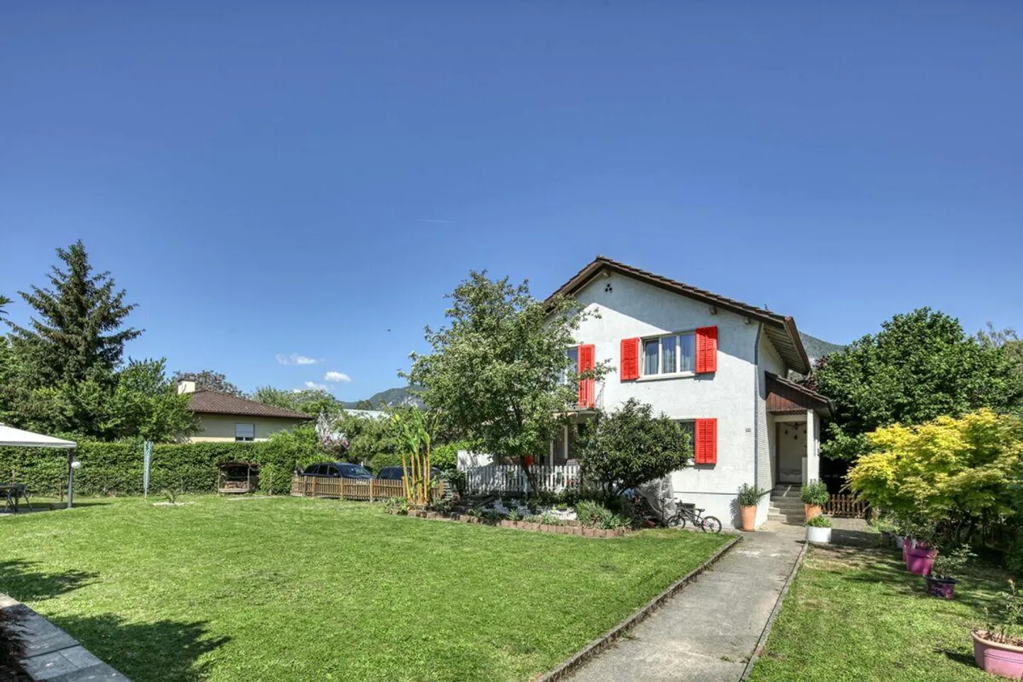 Charming Single-Family Home with Large Garden and Green View - Photo 6 of 17