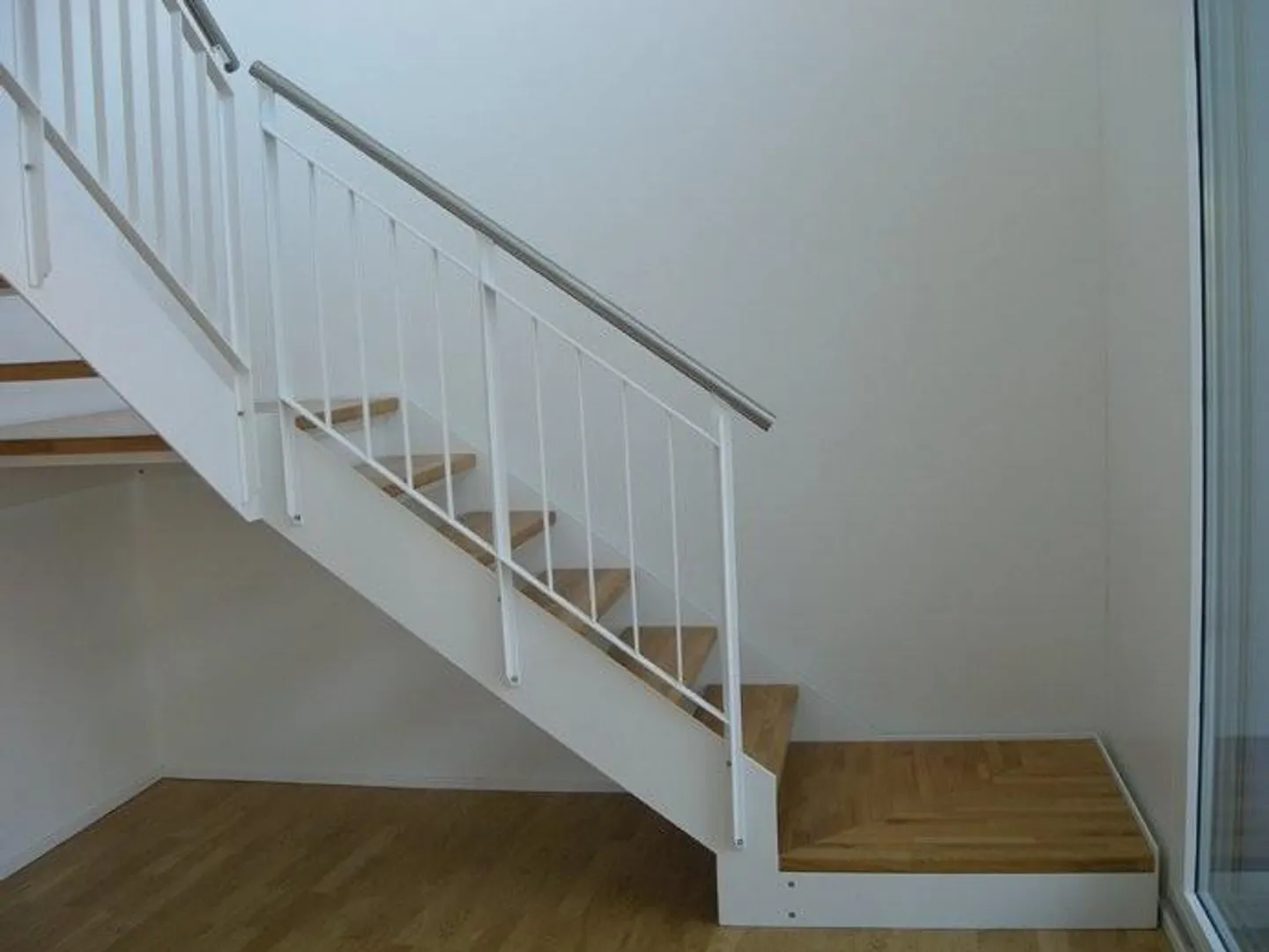 Appartement en duplex exclusif de 6 pièces au-dessus des toits de Bâle - Photo 10 sur 12
