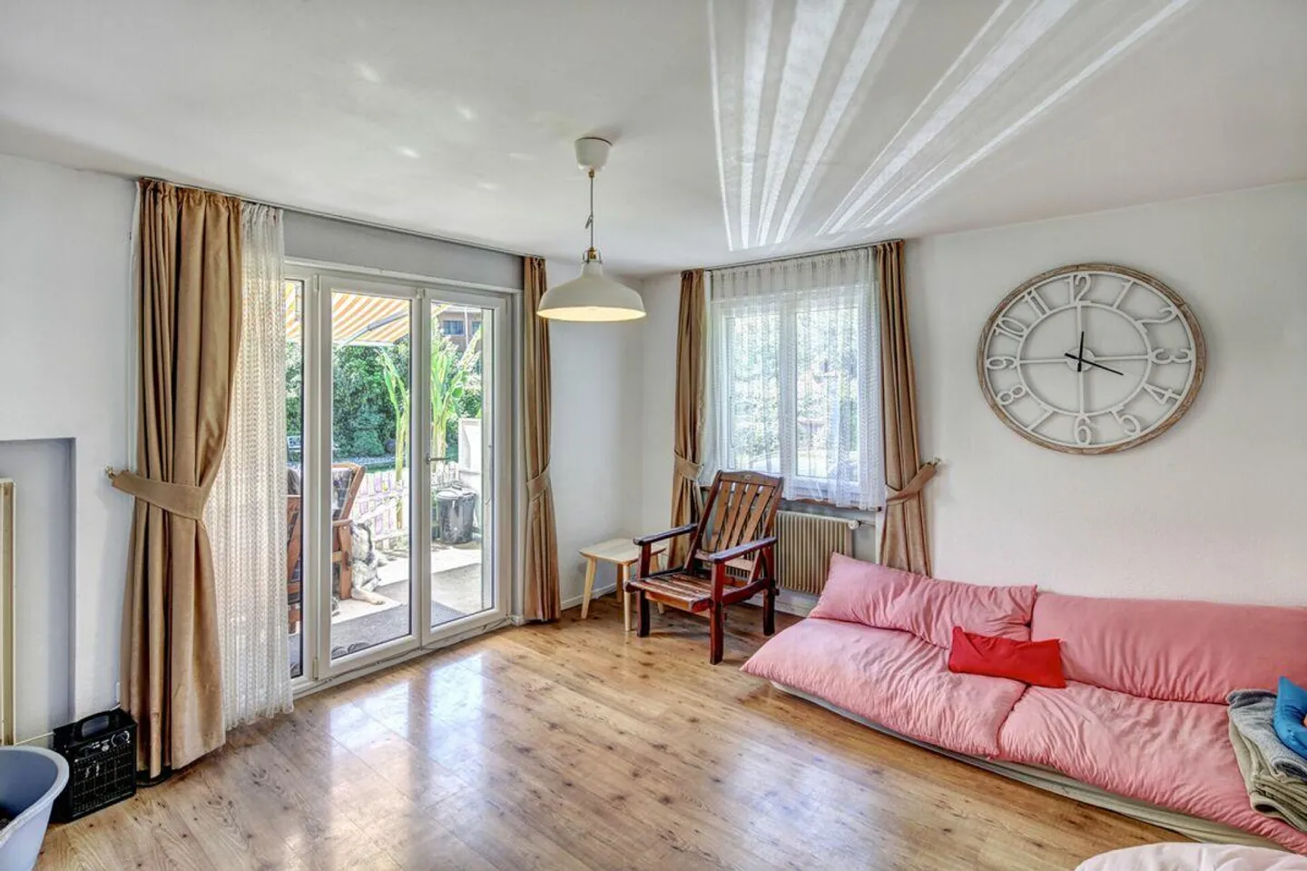 Charming Single-Family Home with Large Garden and Green View - Photo 9 of 17