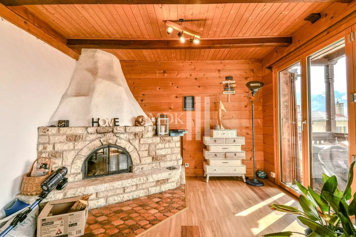 Appartamento di 3,5 stanze in un chalet a Leysin - Foto 2 di 13