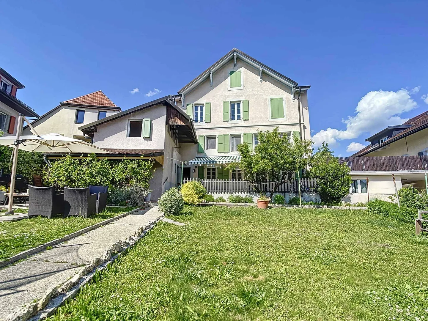 Affascinante casa in affitto con 3 appartamenti - Foto 1 di 8