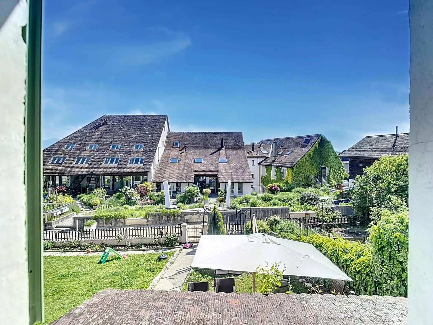 Affascinante casa in affitto con 3 appartamenti - Foto 2 di 8