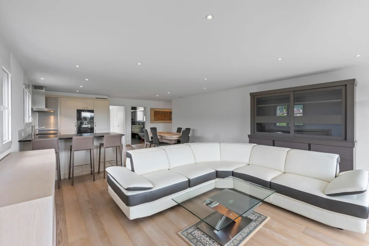 Apartment with unobstructed view and high standard - Photo 9 of 13