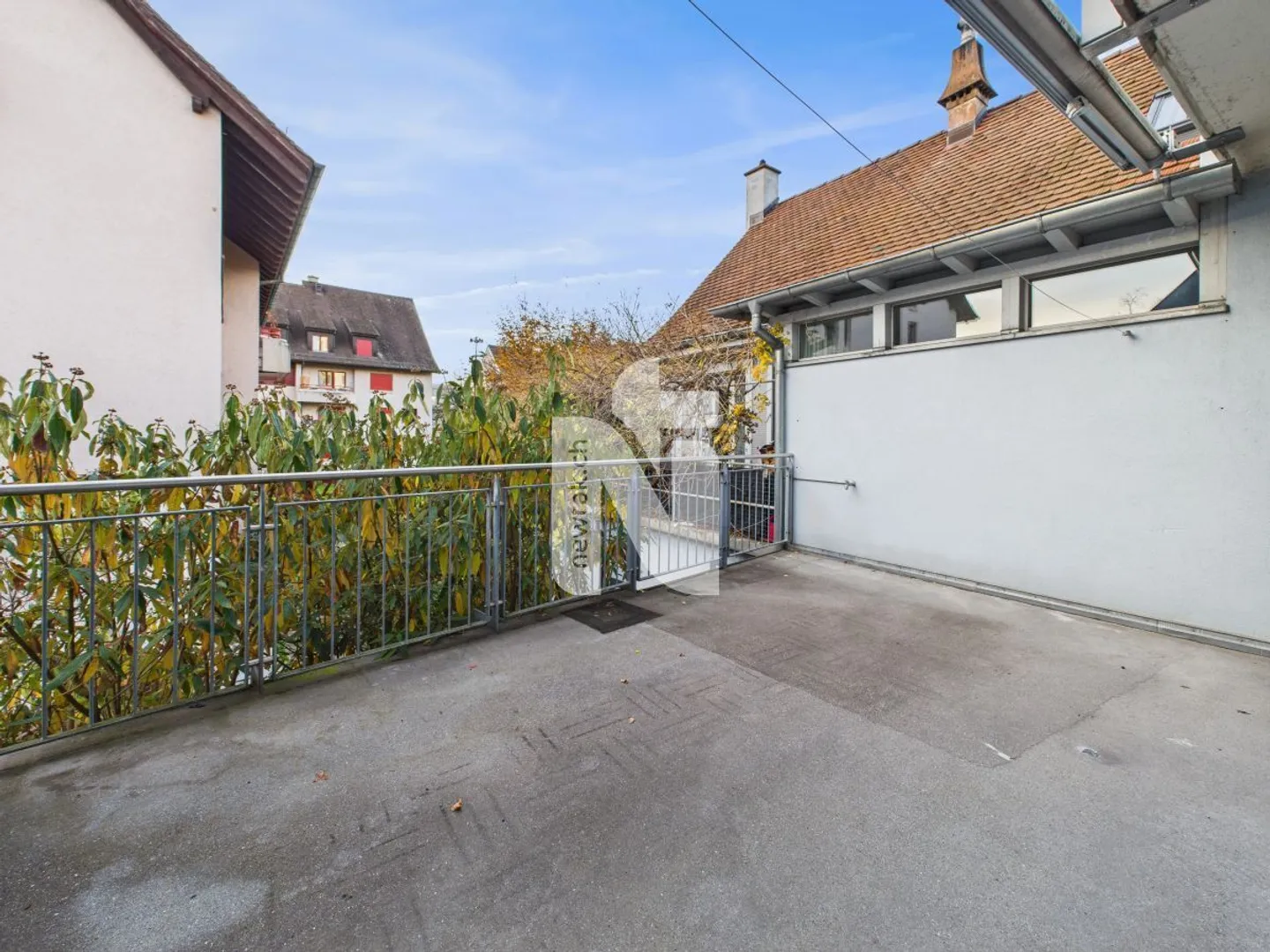 Appartement moderne et lumineux de 3 pièces au Löwenkreisel avec balcon et tour de lavage - Photo 1 sur 6