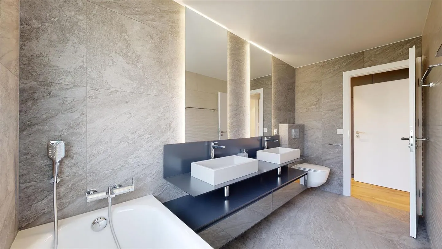 Detached house with 5 bedrooms - Photo 11 of 13