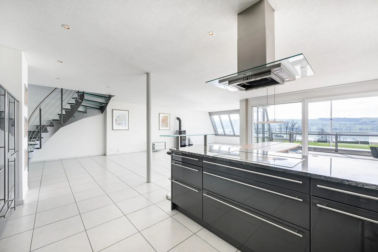 Exklusive Maisonettewohnung mit Panoramablick auf den Sempachersee - Foto 3 von 5