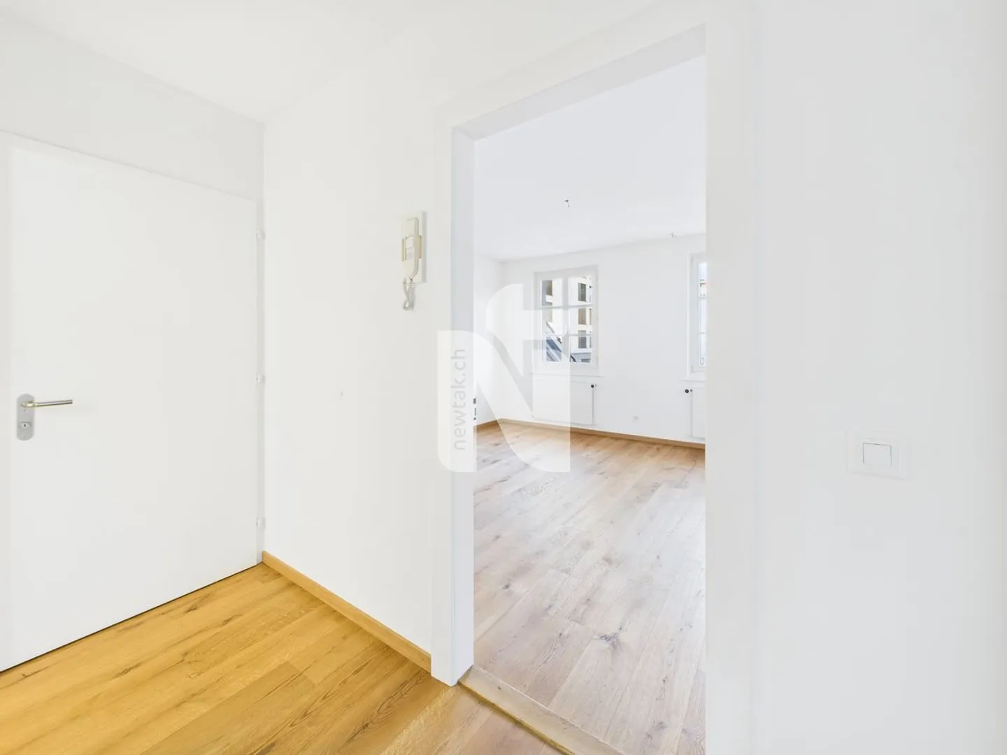 Appartement moderne et lumineux de 3 pièces au Löwenkreisel avec balcon et tour de lavage - Photo 5 sur 6