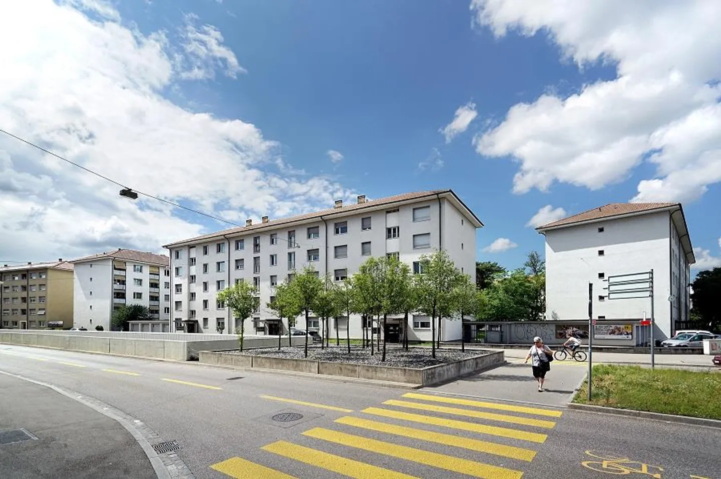 Wohnblock mit ruhigem Innenhof - Foto 1 von 8