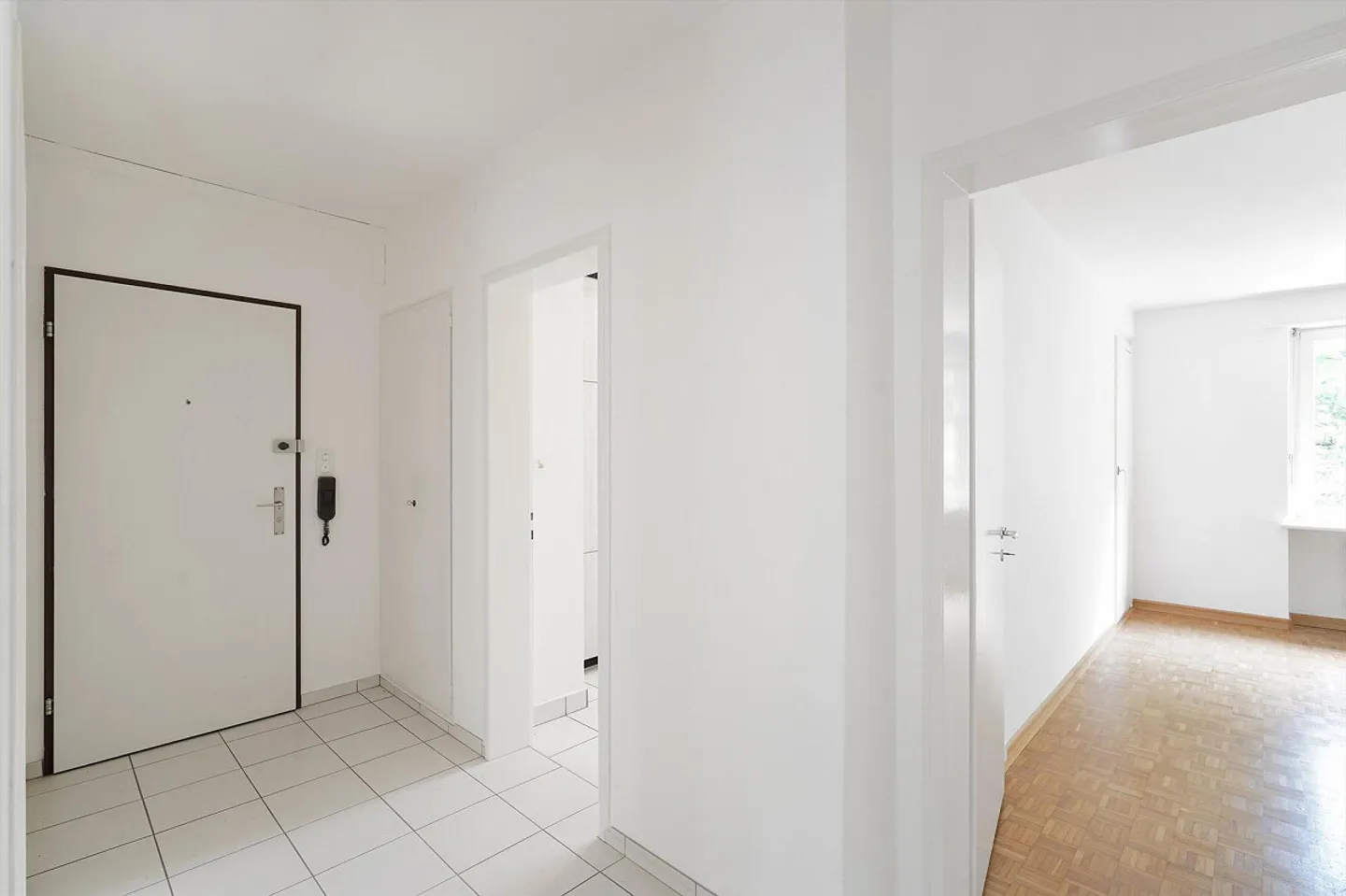 Wohnblock mit ruhigem Innenhof - Foto 6 von 8