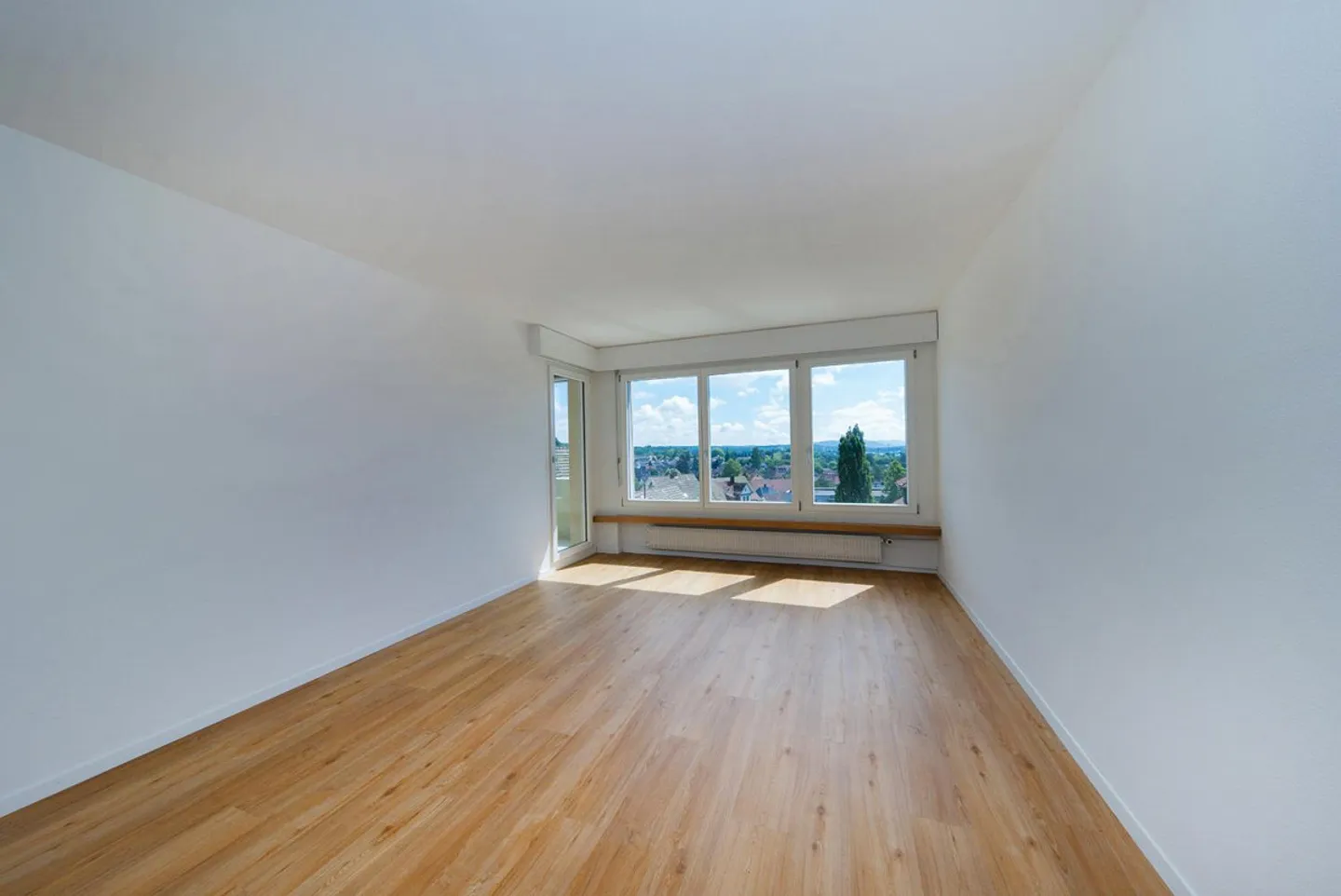 Beautiful quiet residential area with great view - Photo 2 of 10