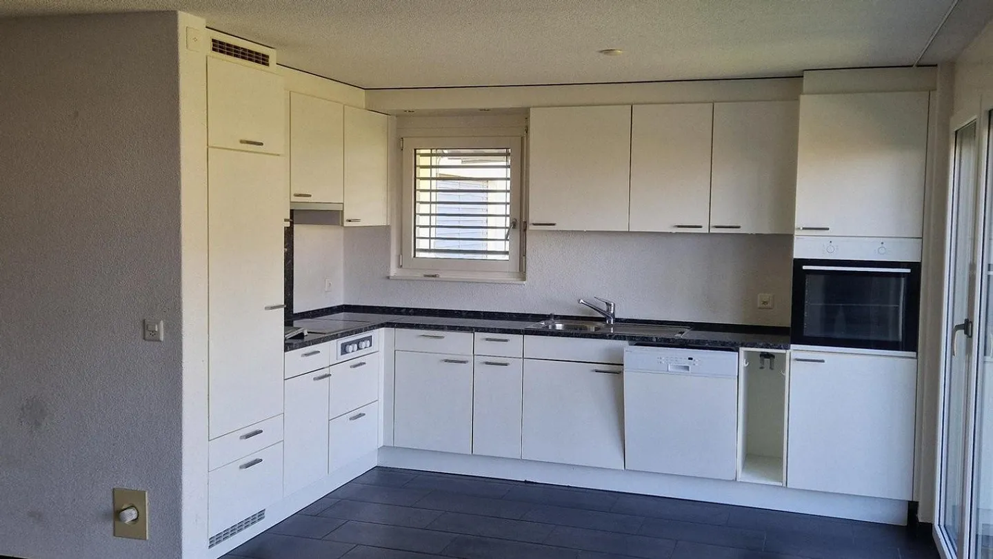 Appartamento di 4,5 stanze con area giardino - Foto 2 di 9