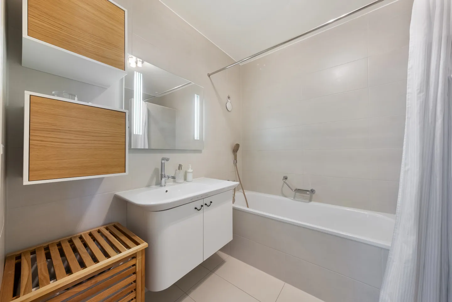 4.5 ROOM APARTMENT - PANORAMIC VIEW - GARAGE - EXCLUSIVE - Photo 3 of 13
