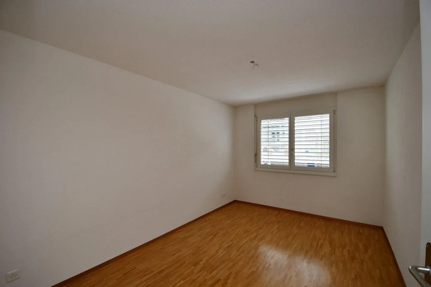 Appartamento di 4,5 stanze con area giardino - Foto 6 di 9