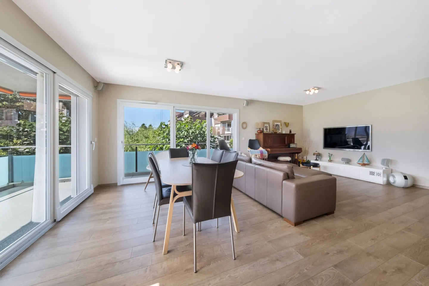 4.5 ROOM APARTMENT - PANORAMIC VIEW - GARAGE - EXCLUSIVE - Photo 6 of 13