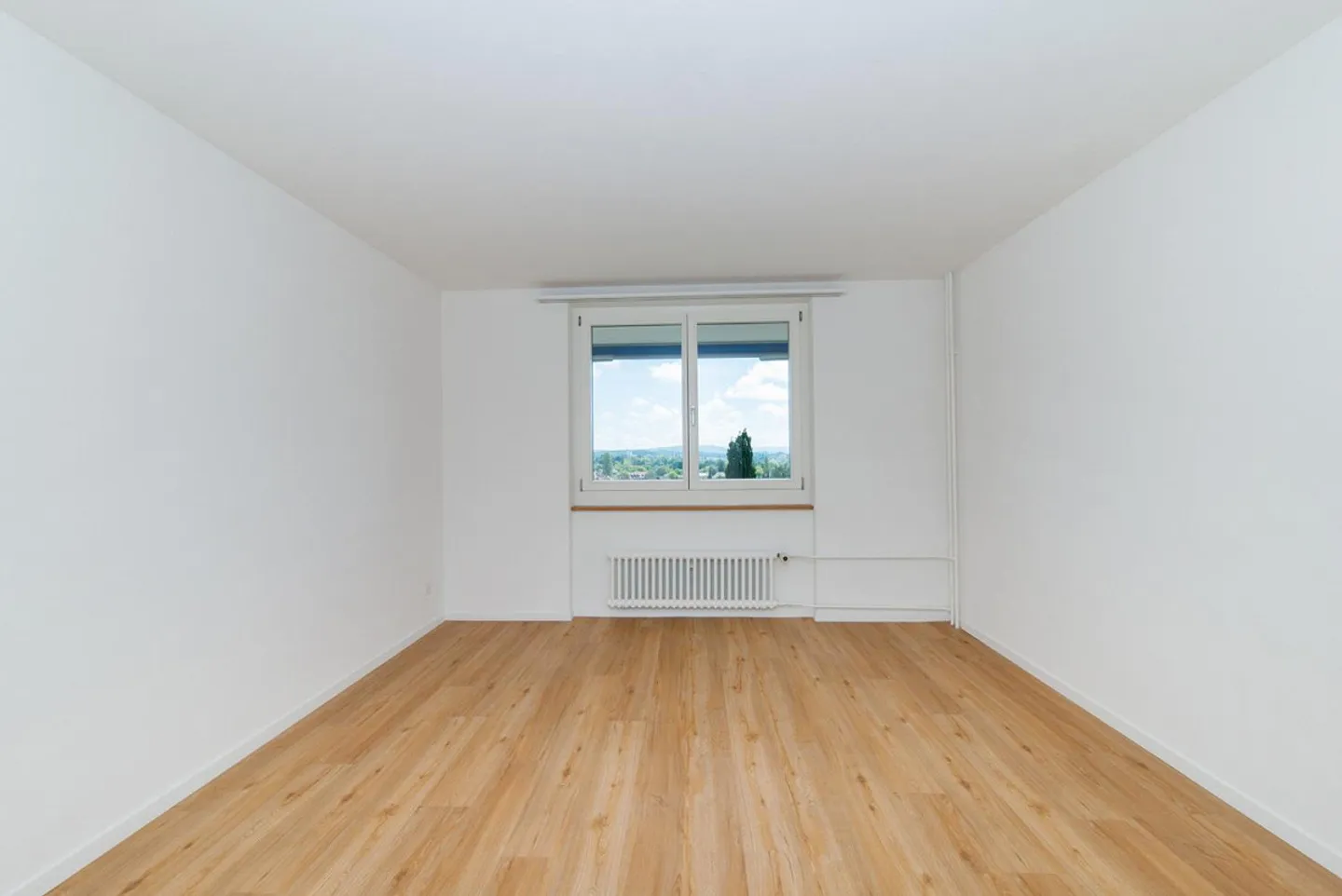 Beautiful quiet residential area with great view - Photo 3 of 10