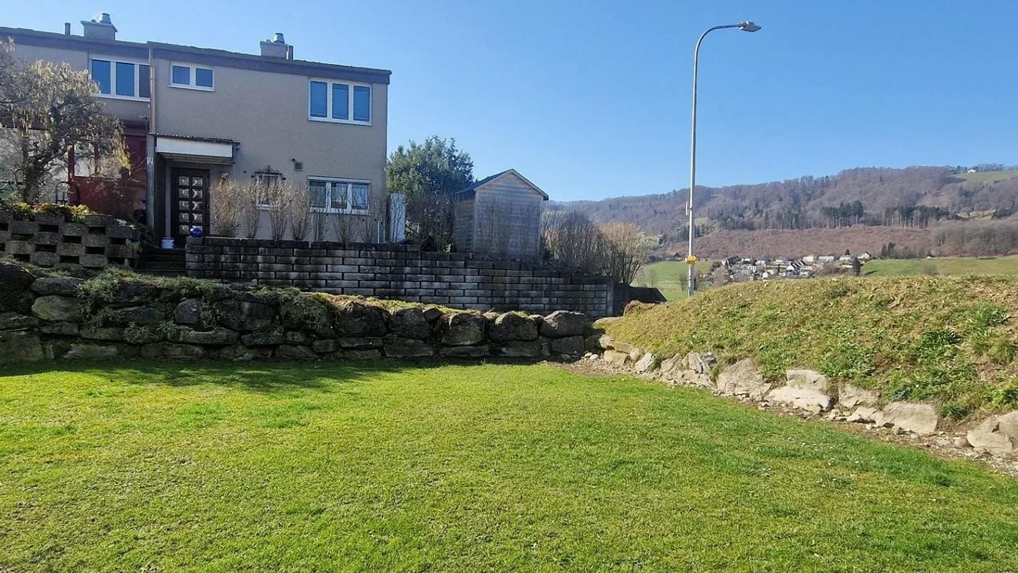 Appartamento di 4,5 stanze con area giardino - Foto 8 di 9