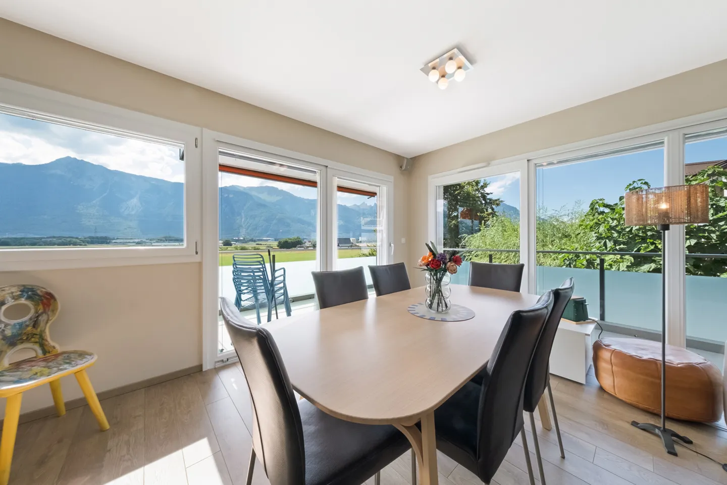 4.5 ROOM APARTMENT - PANORAMIC VIEW - GARAGE - EXCLUSIVE - Photo 5 of 13