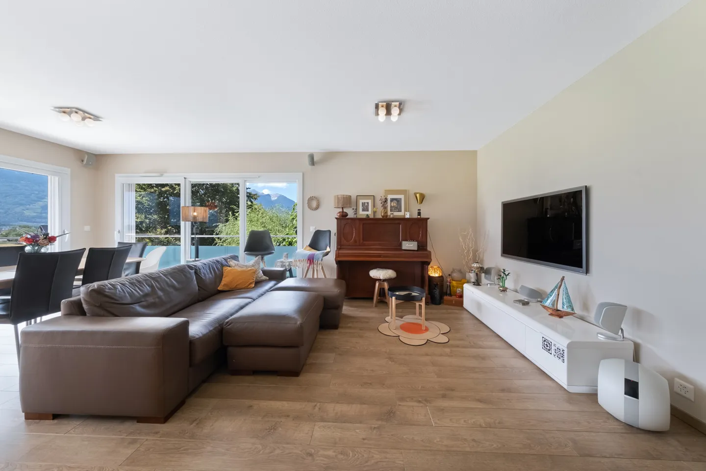 4.5 ROOM APARTMENT - PANORAMIC VIEW - GARAGE - EXCLUSIVE - Photo 8 of 13