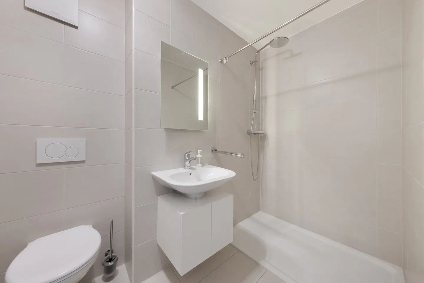4.5 ROOM APARTMENT - PANORAMIC VIEW - GARAGE - EXCLUSIVE - Photo 12 of 13