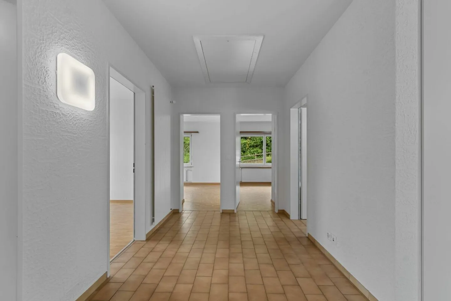 Casa unifamiliare indipendente in una posizione privilegiata a Laufen! - Foto 7 di 16