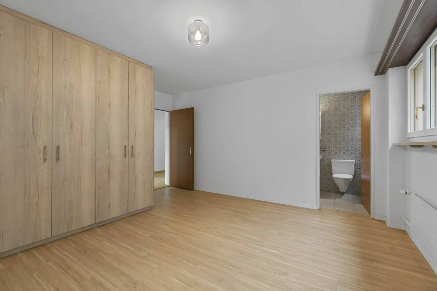 Casa unifamiliare indipendente in una posizione privilegiata a Laufen! - Foto 4 di 16