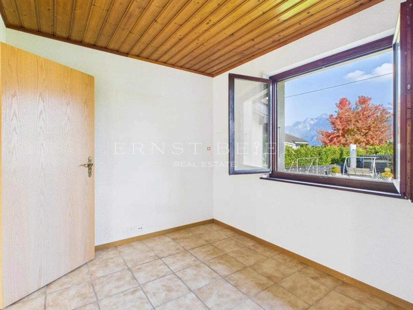 Bella villa unifamiliare al piano terra, in un quartiere tranquillo e verdeggiante - Foto 6 di 13