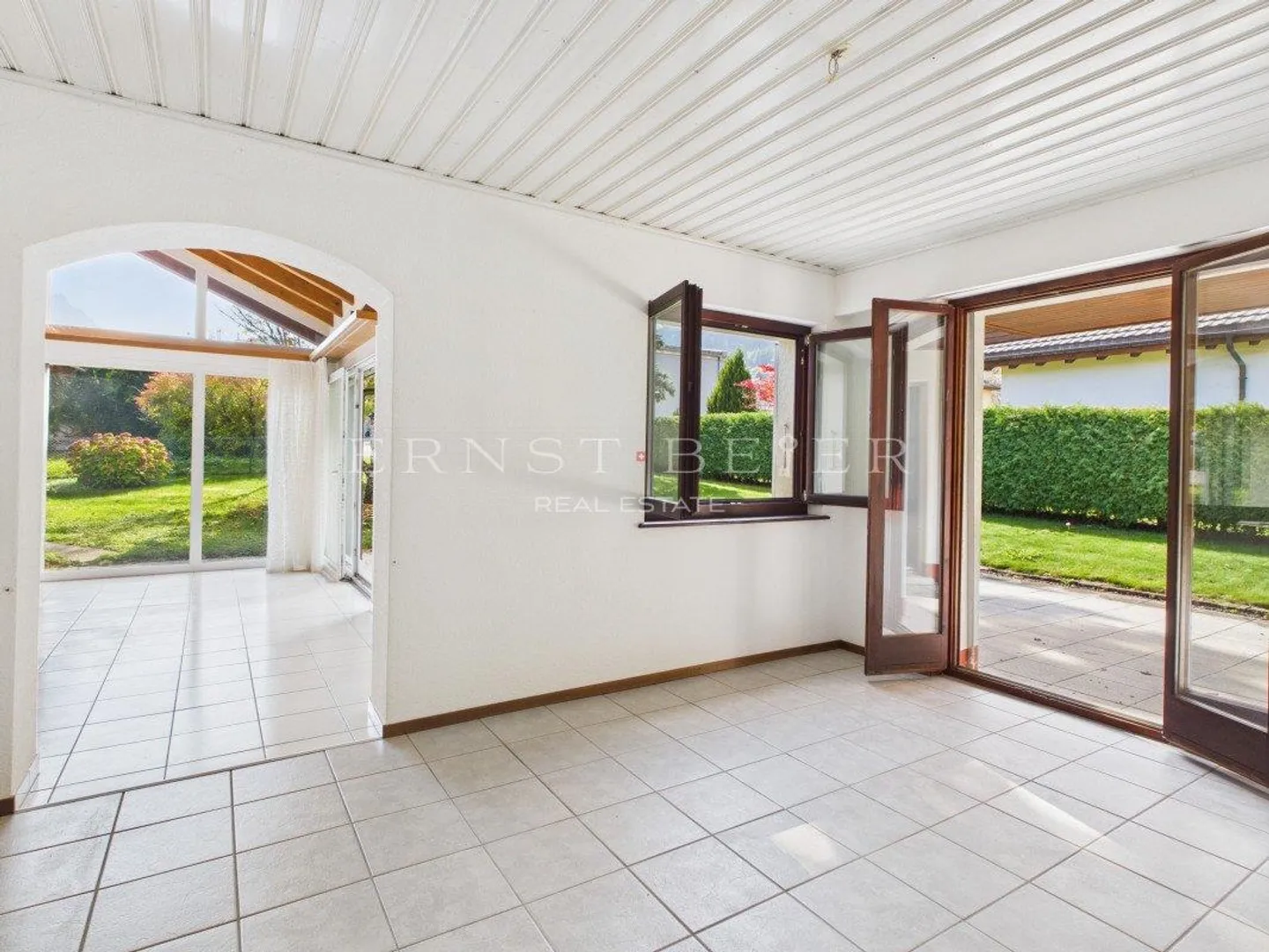 Bella villa unifamiliare al piano terra, in un quartiere tranquillo e verdeggiante - Foto 4 di 13
