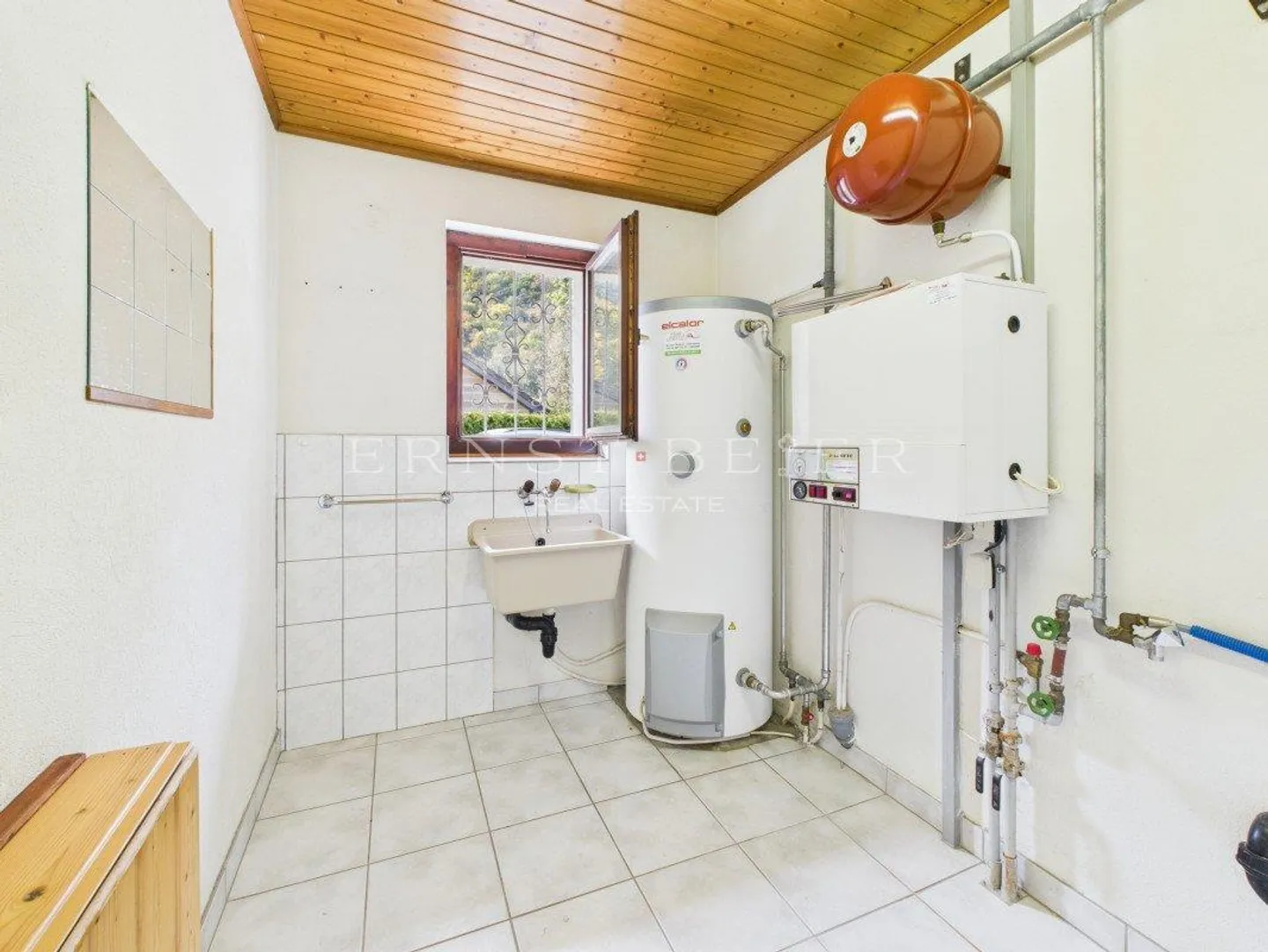 Bella villa unifamiliare al piano terra, in un quartiere tranquillo e verdeggiante - Foto 11 di 13