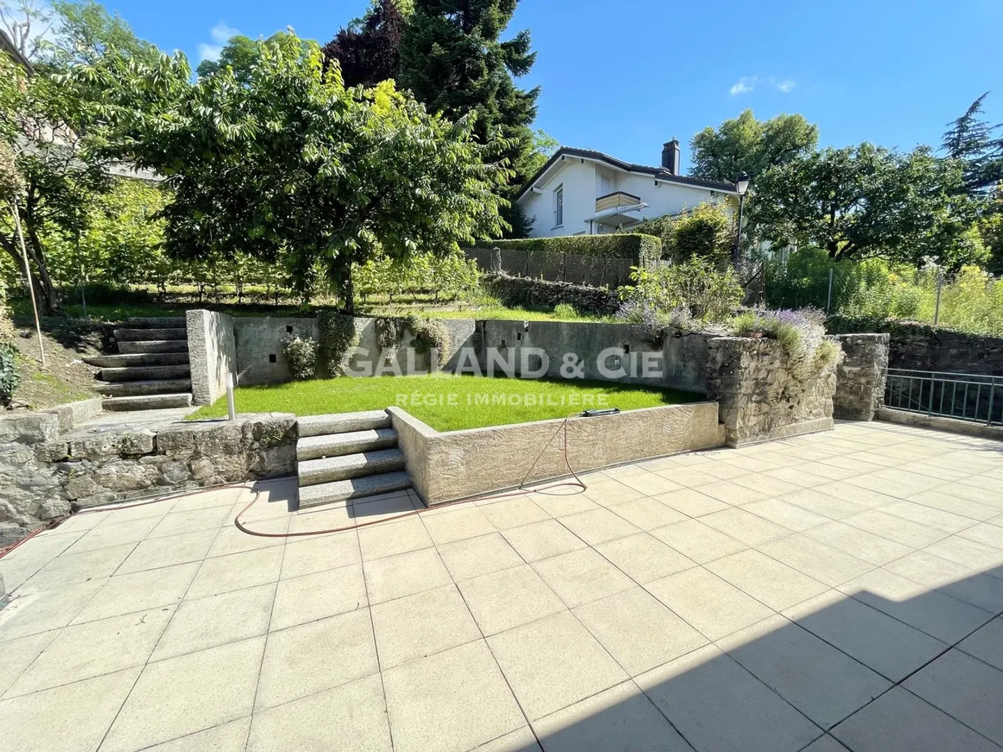 Incantevole Casa a Schiera con Giardino - Foto 2 di 10