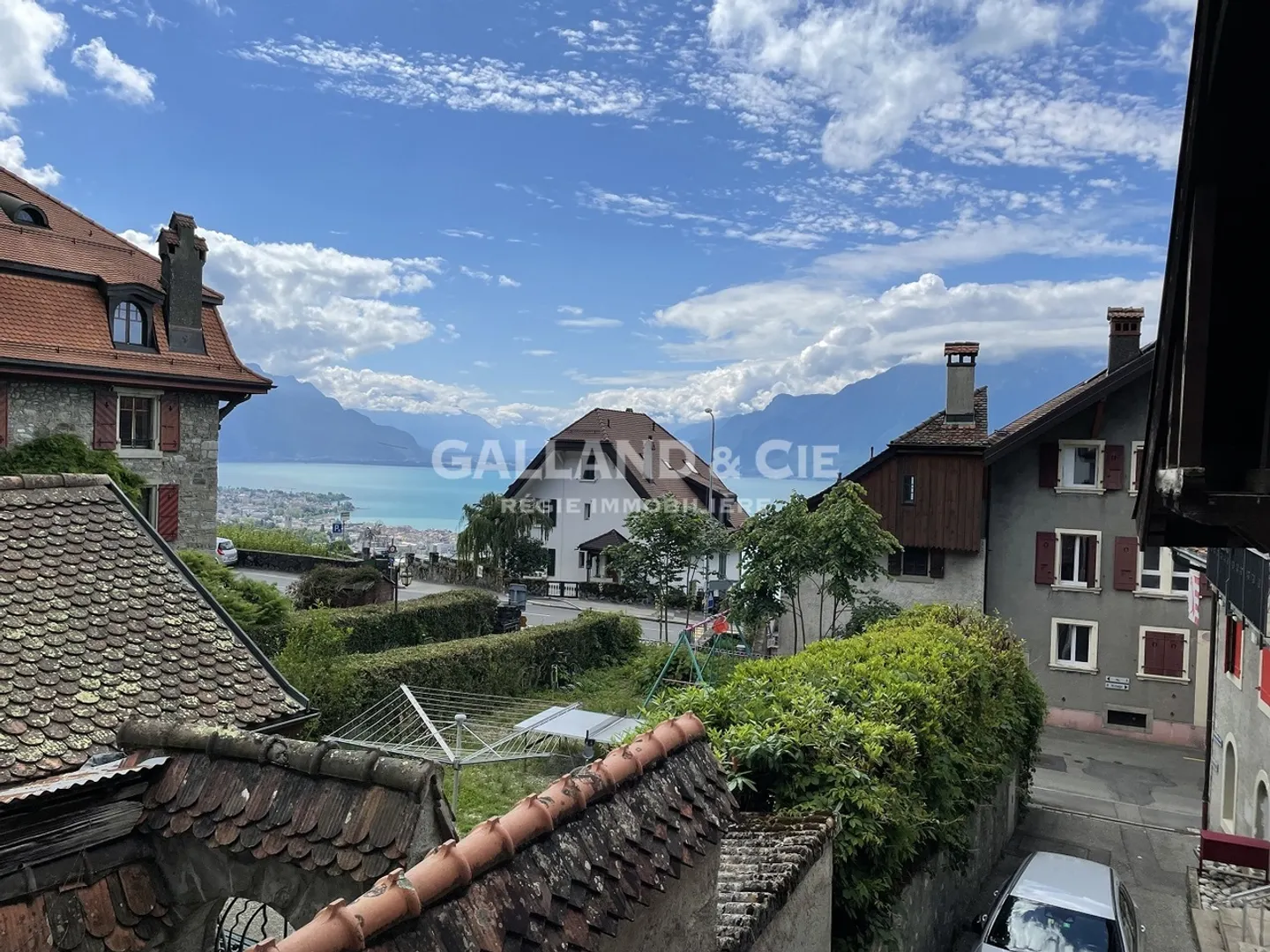 Incantevole Casa a Schiera con Giardino - Foto 3 di 10