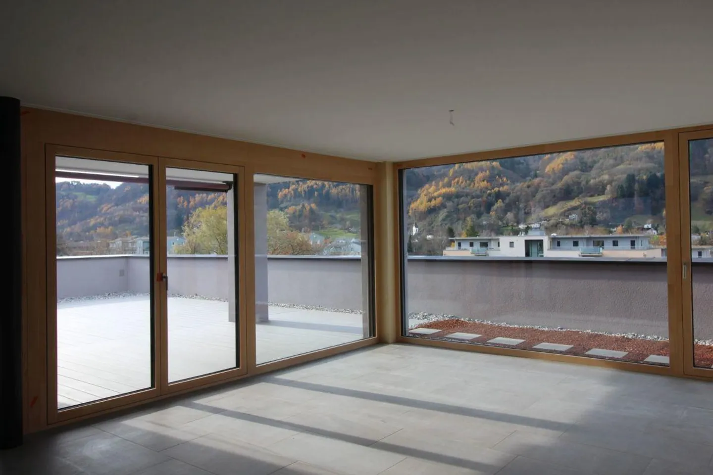 traumhafte 4.5-Zimmer-Attikawohnung mit herrlichem Weitblick - Foto 3 von 15