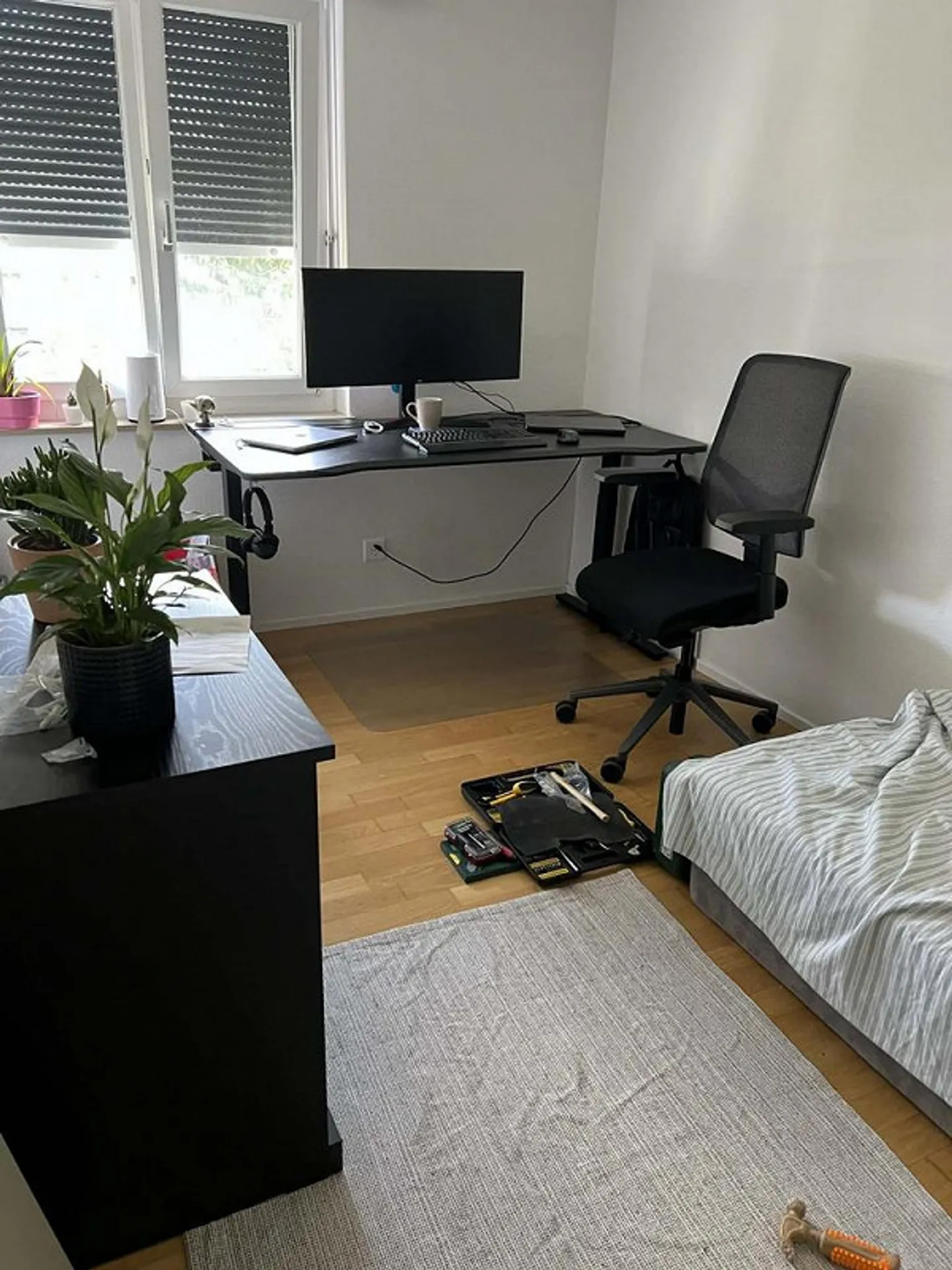 Modern Apartment Near City Center - Photo 9 of 12