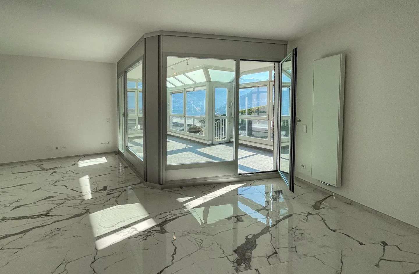 Appartement 4.5 pièces entièrement rénové à Lugano - Photo 4 sur 15