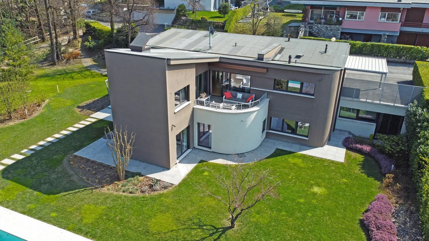 Mendrisio, raffinata villa singola con piscina - Foto 2 di 30