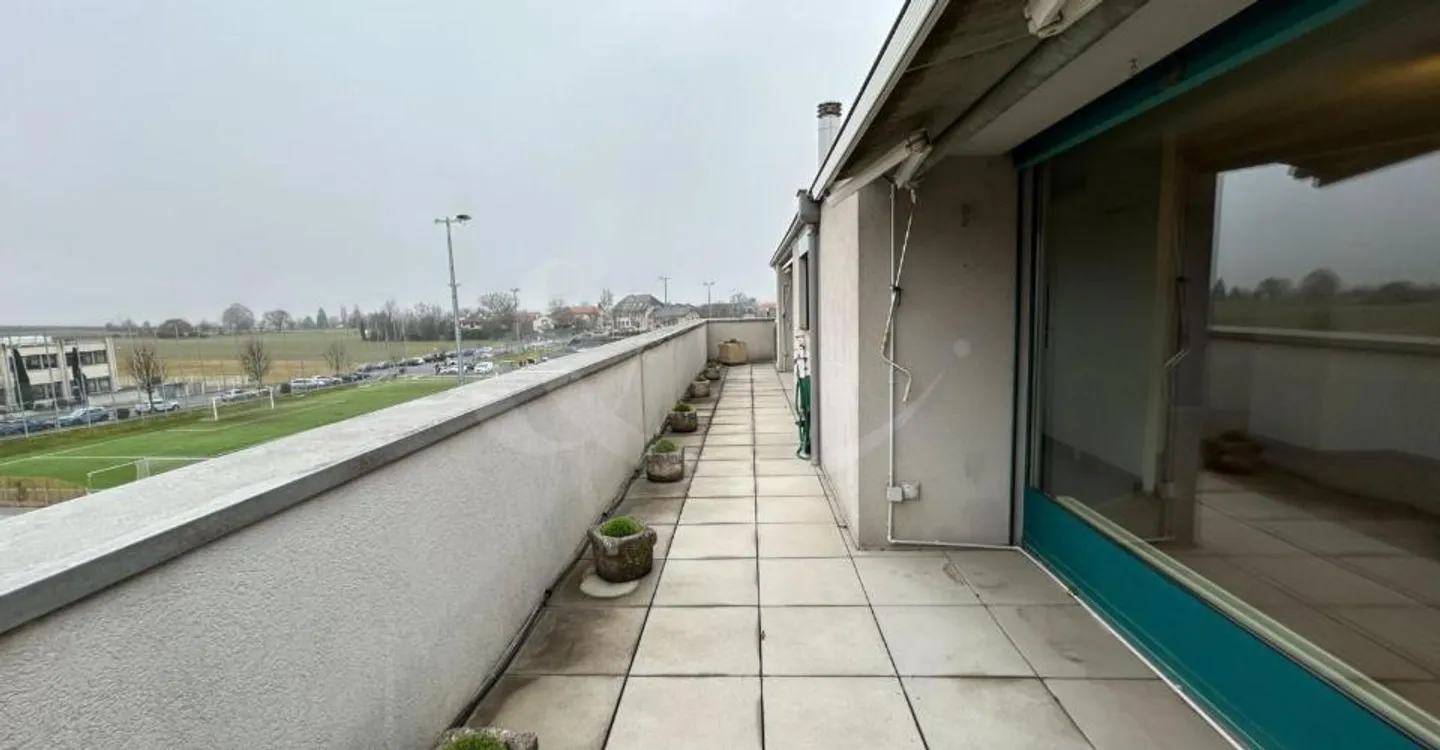 Attico esclusivo che occupa l'intero piano con ampia terrazza nel cuore di Perly - Foto 10 di 11